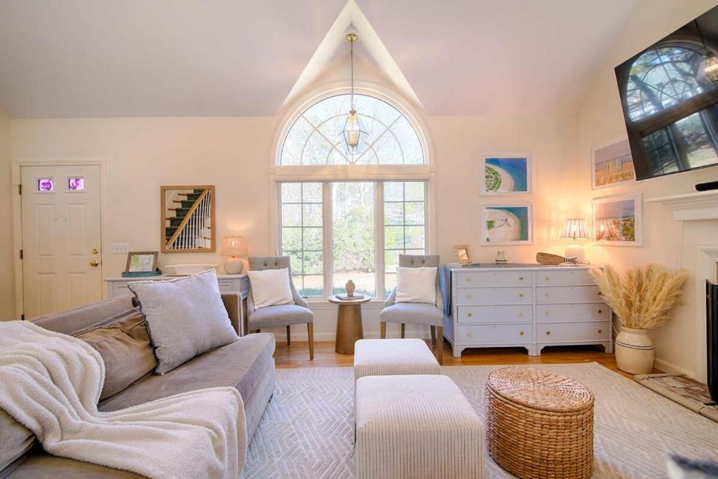 0 4 Miles to Grey Neck Beach Dog Friendly