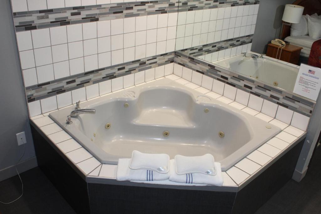 Bathtub - Photo 9