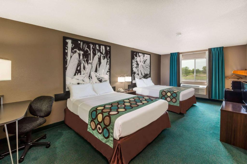 Super 8 by Wyndham Ionia MI - Image 8