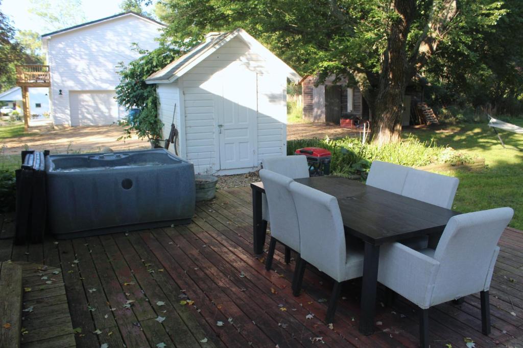 The Lake Barndominium