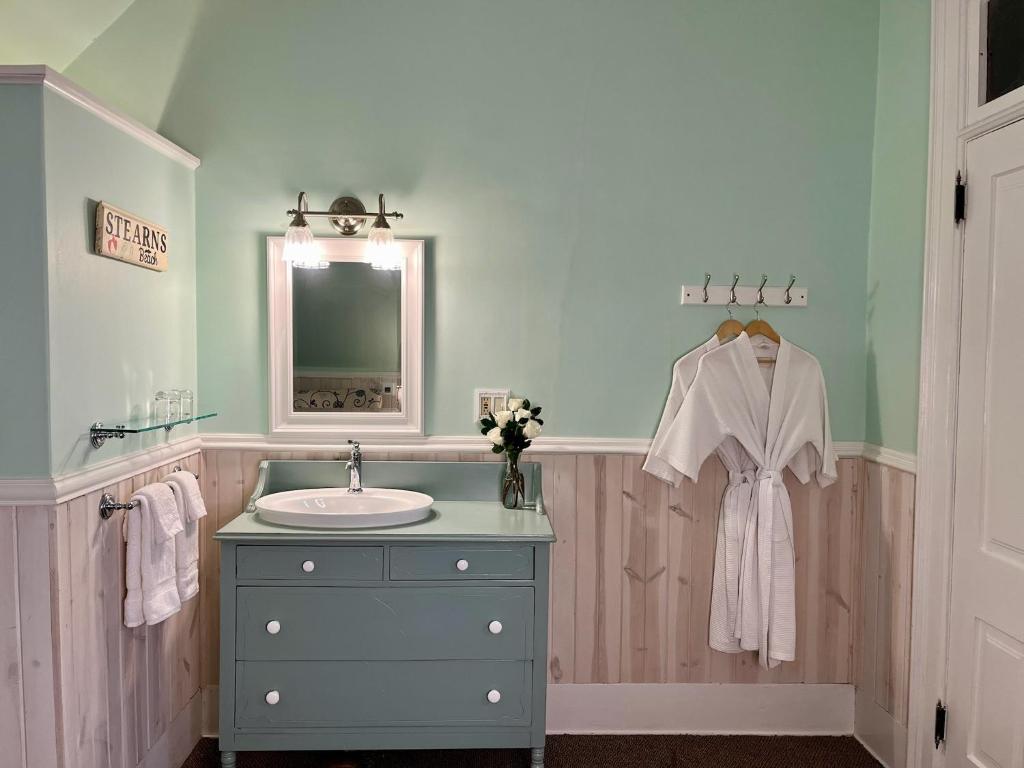 The Ludington House - Image 8