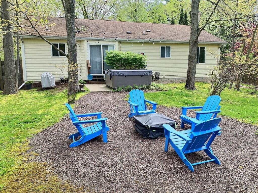 Hot Tub (Jacuzzi) - Photo 2