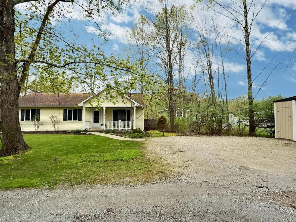 The Sawyer Hideaway - 3BR 2B with Hot Tub & Fire Pit - 5 mins to beach - Image 6