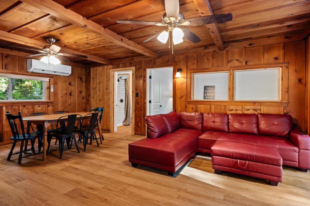 "Cabin Fever" on Arbutus Lake - Image 4