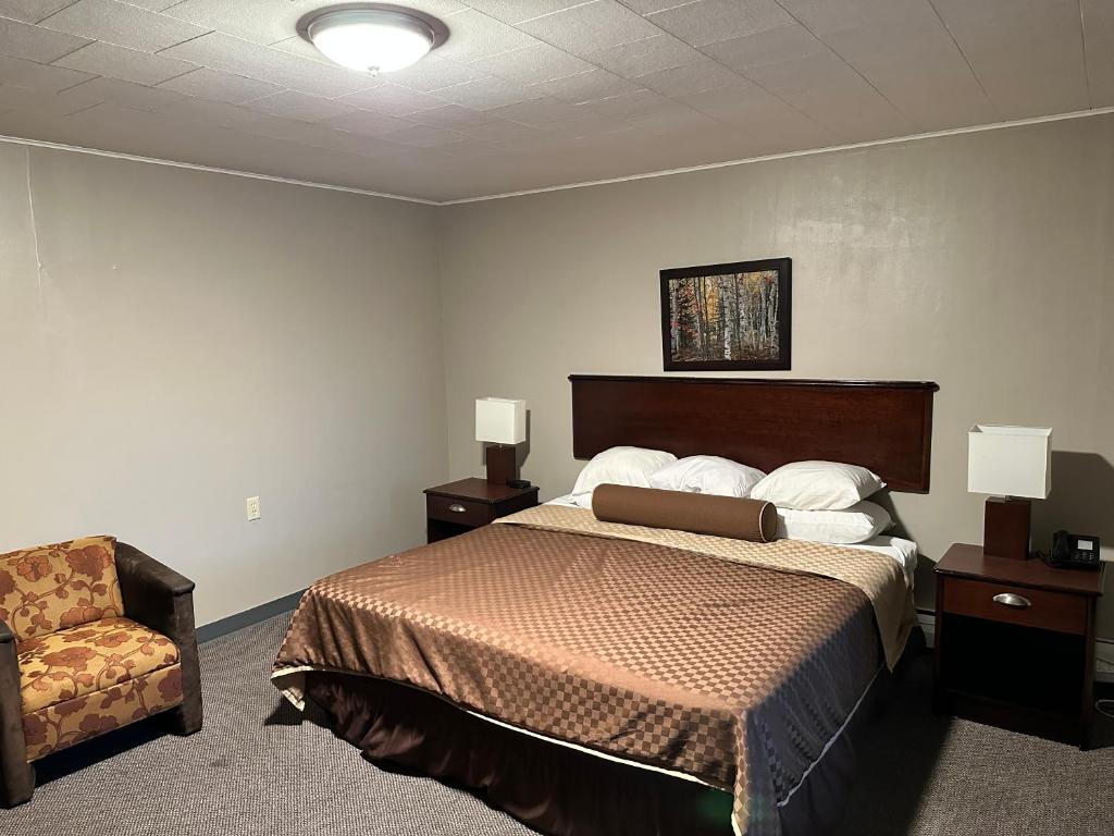 Cedar Hill Lodge - Image 8