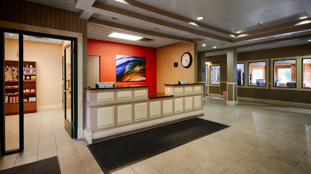 Best Western Plus Kalamazoo Suites - Image 6