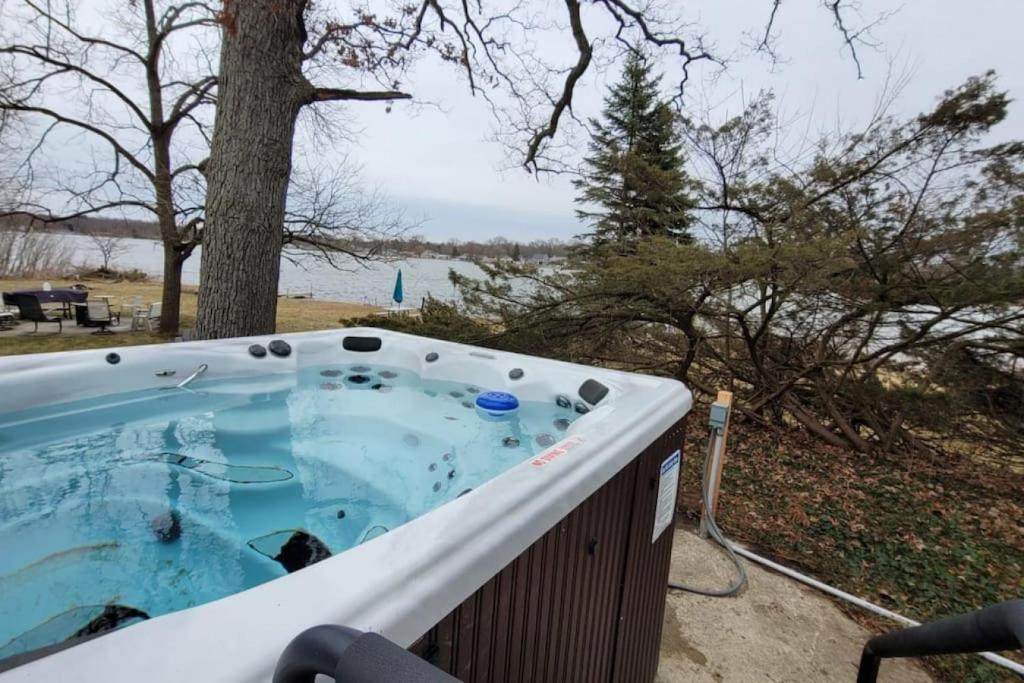 Campau Lake Sunshine cottage