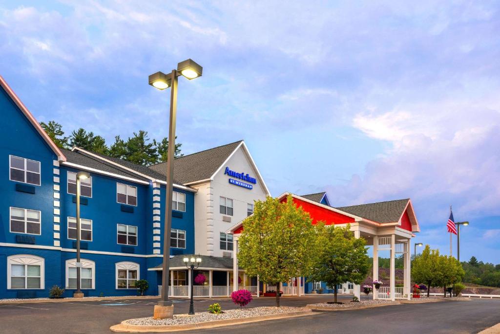 AmericInn by Wyndham Iron Mountain - Image 6