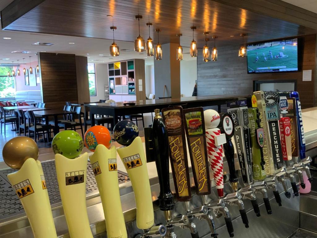 Holiday Inn Grand Rapids Downtown by IHG - Image 5