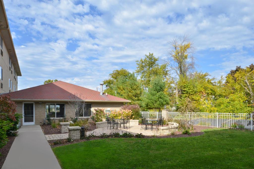 Holiday Inn Express Hotel & Suites-Saint Joseph by IHG - Image 5