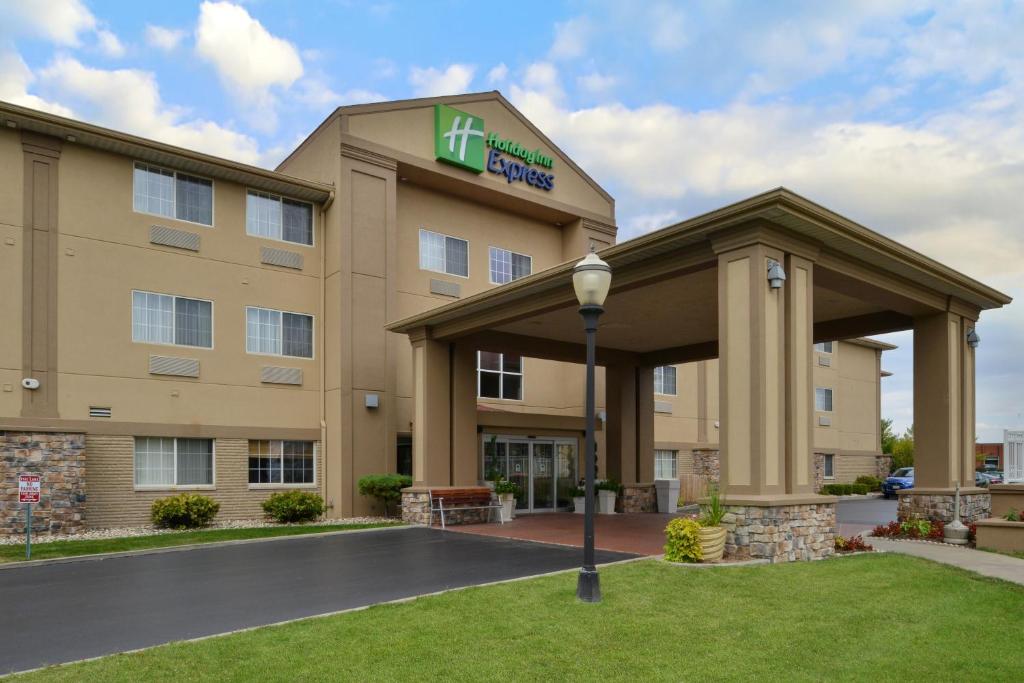 Holiday Inn Express Hotel & Suites-Saint Joseph by IHG