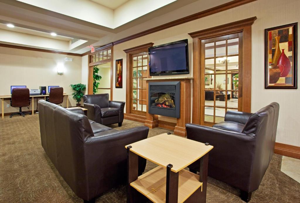 Holiday Inn Express Hotel & Suites Howell by IHG - Image 6