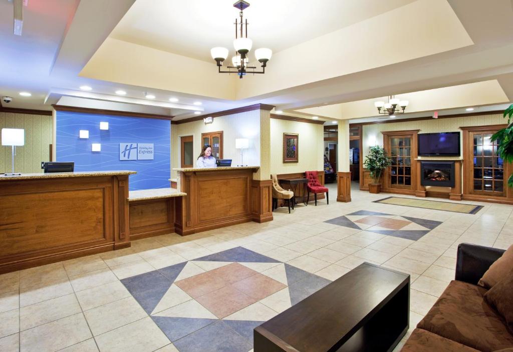 Holiday Inn Express Hotel & Suites Howell by IHG - Image 7