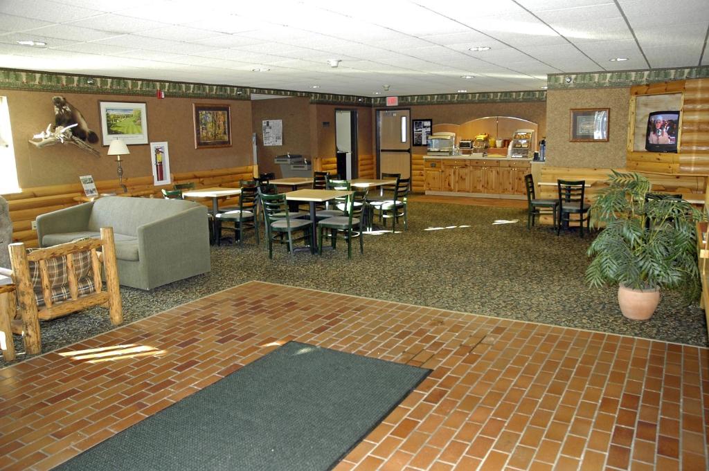 Pellston Lodge - Image 4