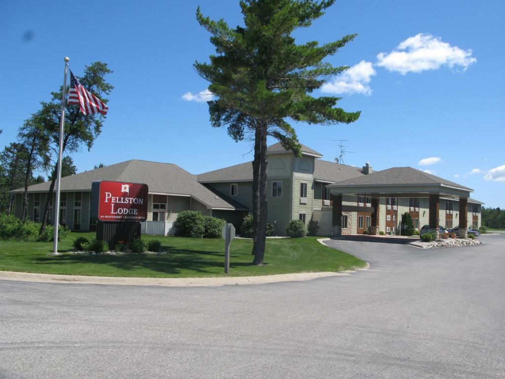 Pellston Lodge - Image 6