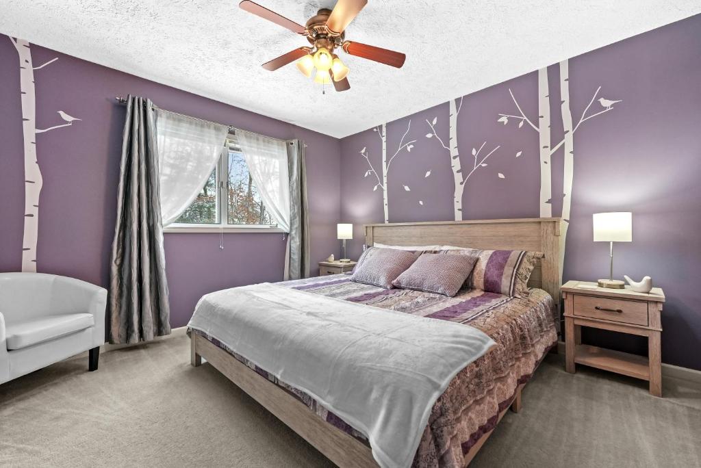 BASS LAKE RETREAT- lakeview home w 5 Bedrooms, Hot Tub, Game room, Pets - Image 7