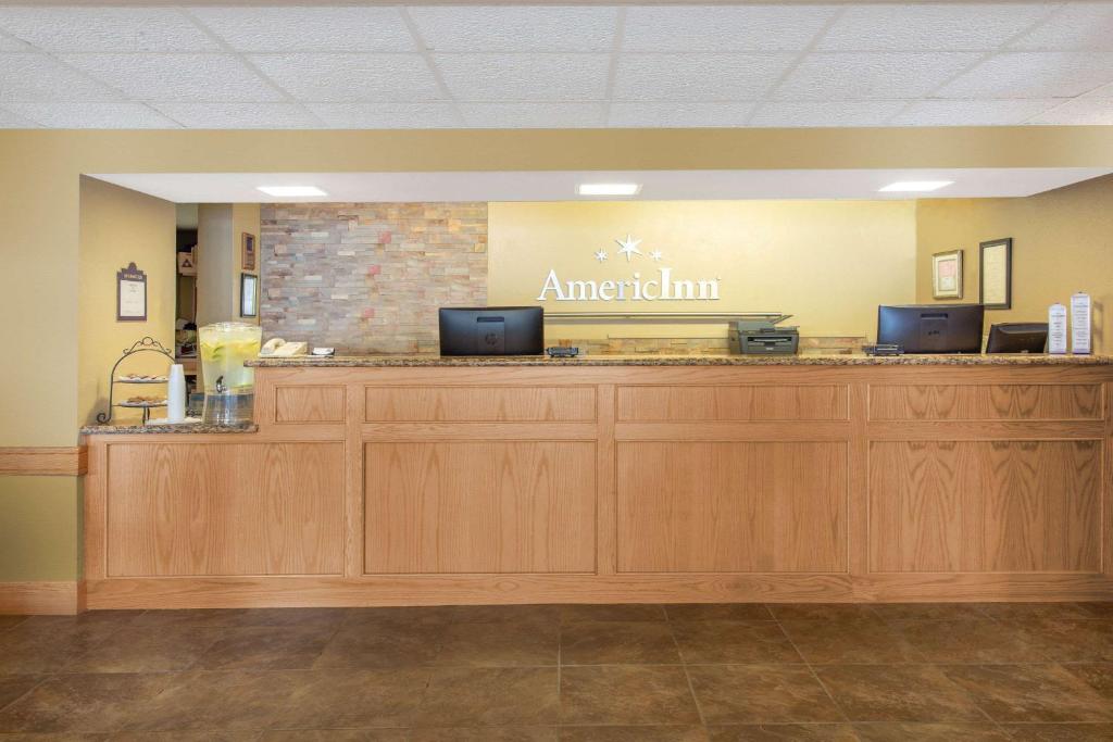 AmericInn by Wyndham Calumet - Image 8