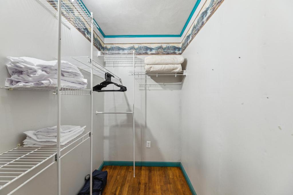 Farmhouse in Battle Creek whit hub tube - Image 8