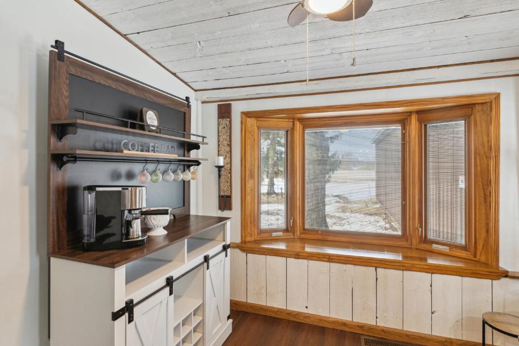 Farmhouse in Battle Creek whit hub tube - Image 4