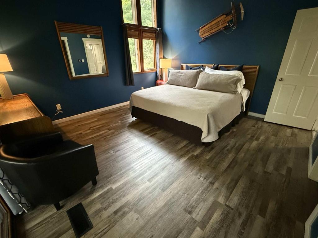 Mountain Villas Condo Retreat for 12 - Image 5