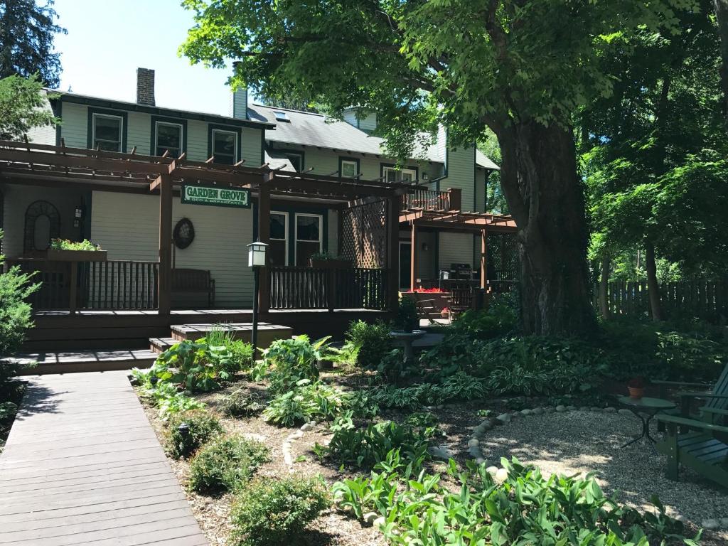 Garden Grove Inn Bed and Breakfast - Image 6