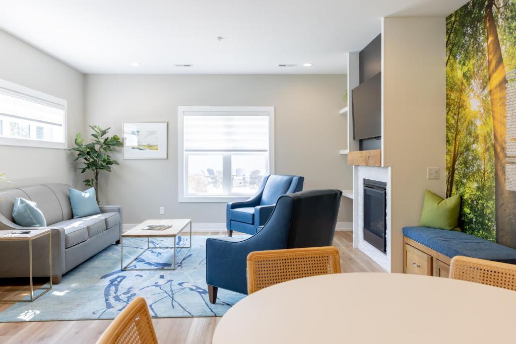 Bay Pointe Inn - Image 5