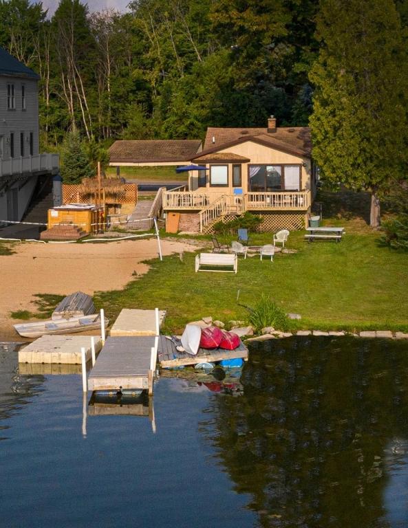 Hot Tub (Jacuzzi) - Photo 2