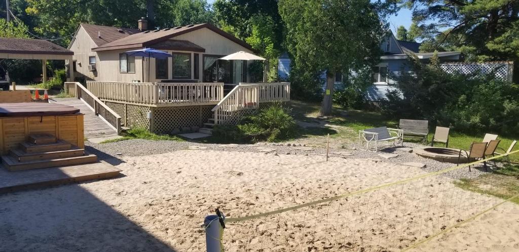 Hot Tub (Jacuzzi) - Photo 3