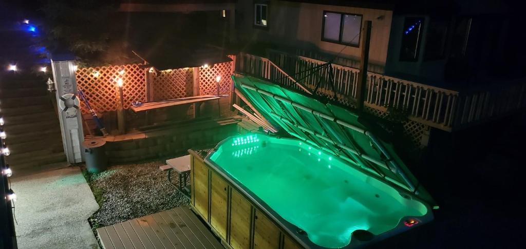 Hot Tub (Jacuzzi) - Photo 4