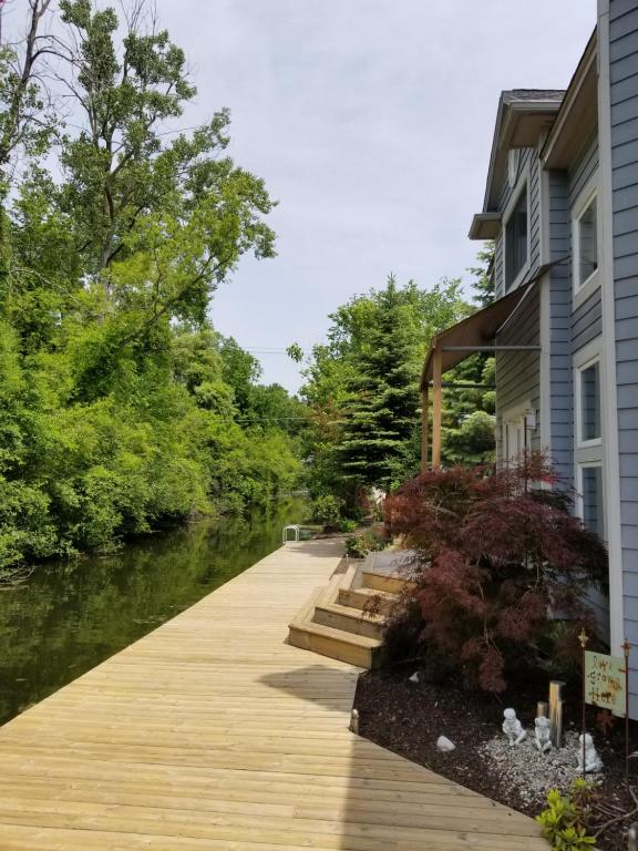 This is the One! Private! Exclusive! Pet Friendly! - Image 8