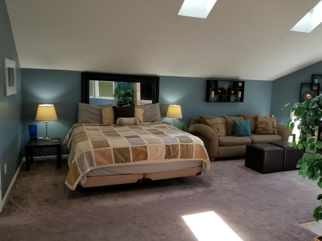 This is the One! Private! Exclusive! Pet Friendly! - Image 5