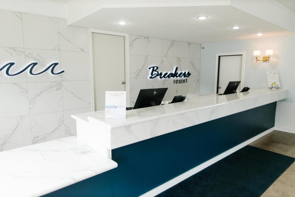 Breakers Resort - Lakeside - Image 7