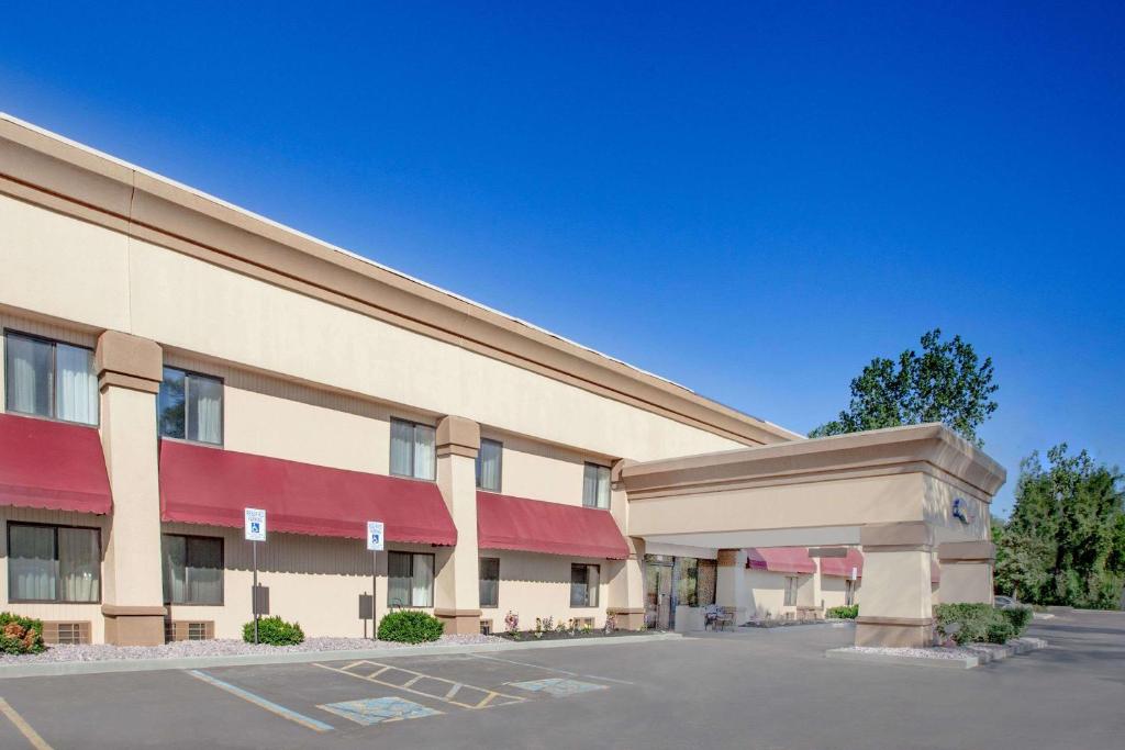 Baymont by Wyndham Jackson - Image 6