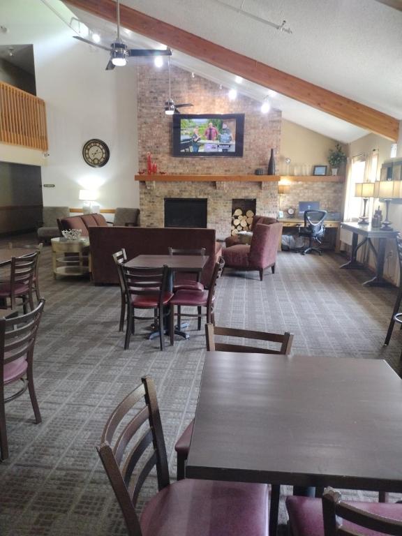 AmericInn by Wyndham Red Wing - Image 5