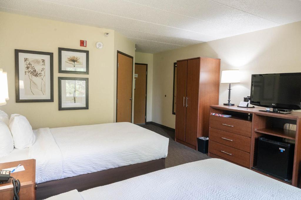 AmericInn by Wyndham Red Wing - Image 8