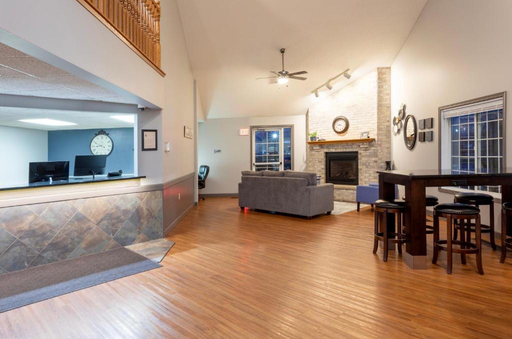 Paynesville Inn & Suites - Image 4