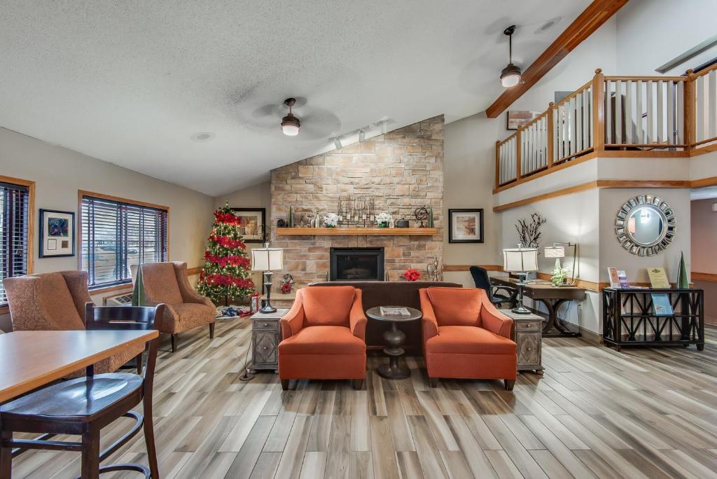 AmericInn by Wyndham Coon Rapids - Image 6