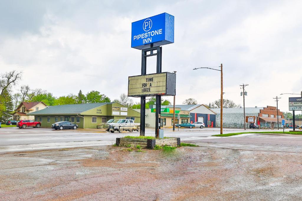 OYO Hotel Pipestone MN, Canterbury Park