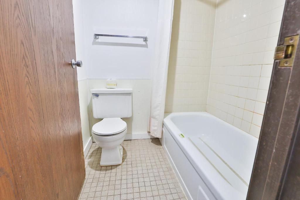 OYO Hotel Pipestone MN, Canterbury Park