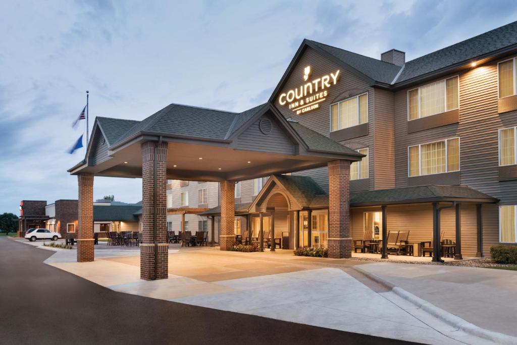 Country Inn & Suites by Radisson, Mankato Hotel and Conference Center, MN - Image 7