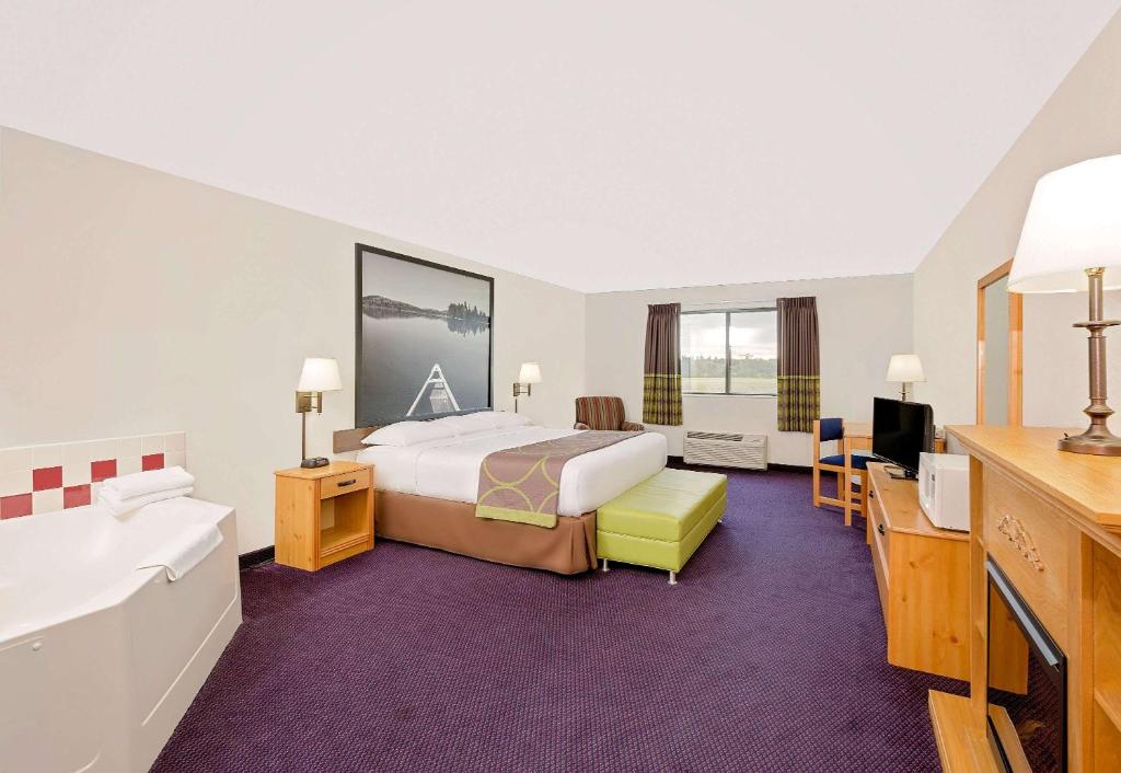 Hot Tub (Jacuzzi) - Photo 2