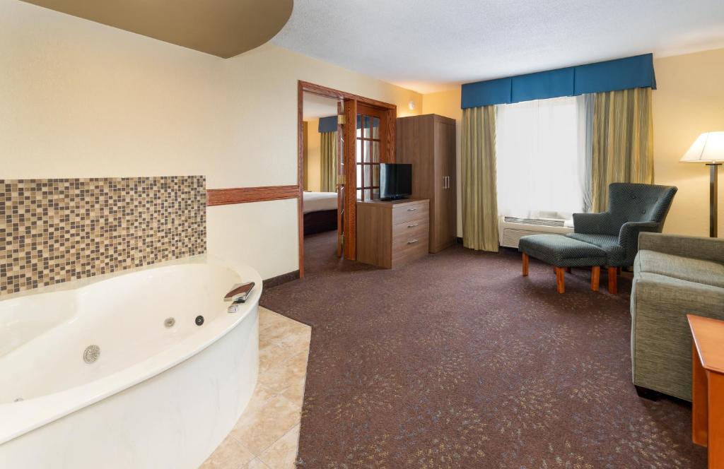 Holiday Inn Express St. Paul South - Inver Grove Heights by IHG