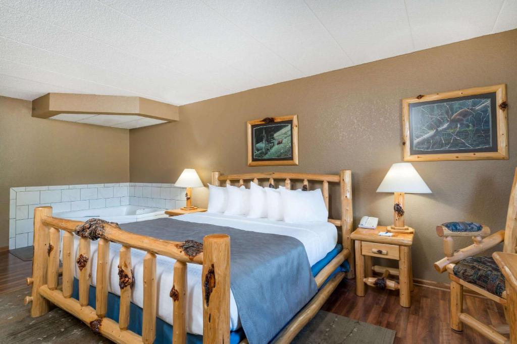 Hot Tub (Jacuzzi) - Photo 2