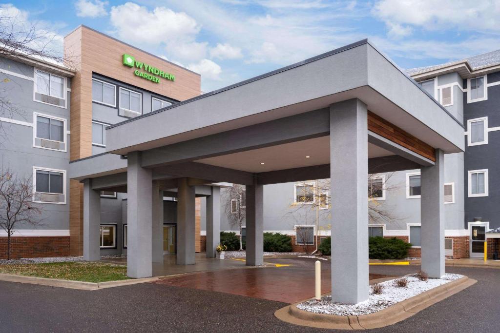 Wyndham Garden Otsego-Minneapolis - Image 8