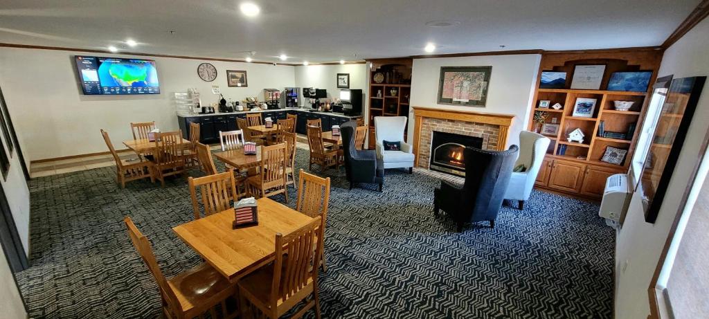 Country Trails Inn &Suites - Image 5