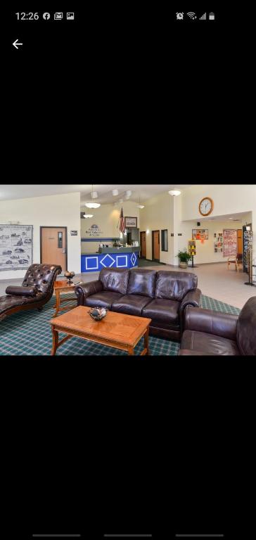 Americas Best Value Inn & Suites-Spring Valley - Image 4