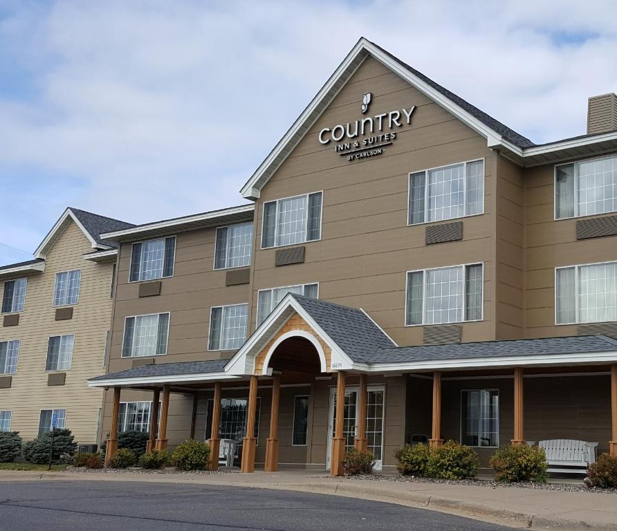 Country Inn & Suites by Radisson, Elk River, MN - Image 6