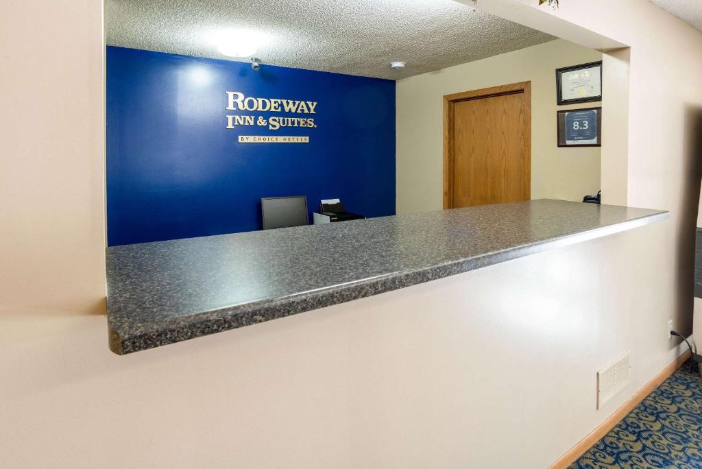 Rodeway Inn & Suites - Image 6