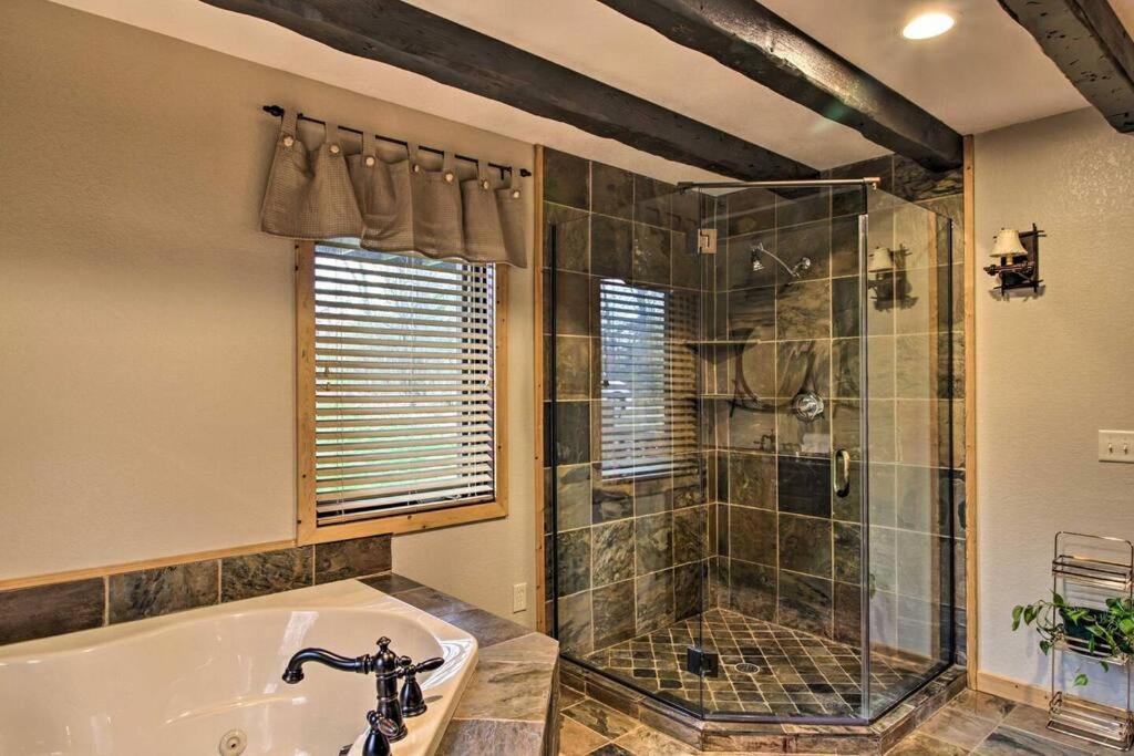 New Hot Tub Fall Oasis with Amazing FawnLake Views - Image 8