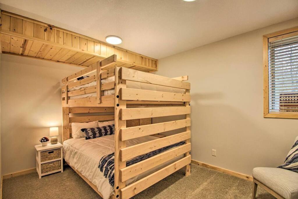 New Hot Tub Fall Oasis with Amazing FawnLake Views - Image 7